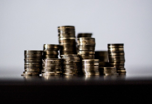 Elemző: az inflációnál magasabb ütemben nőttek a keresetek